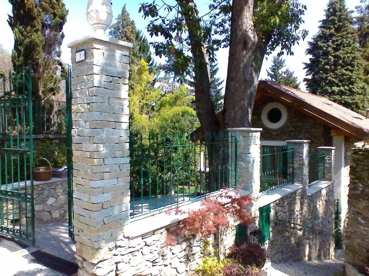 La Camelia D'Oro Apartment Oggebbio Exterior photo